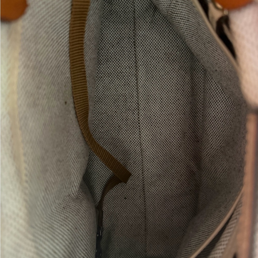 Dooney & Bourke- Barlow- Beige Leather Tote - Picture 5 of 6